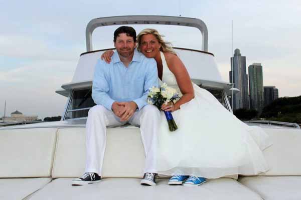 A wedding Chicago luxury yacht rental