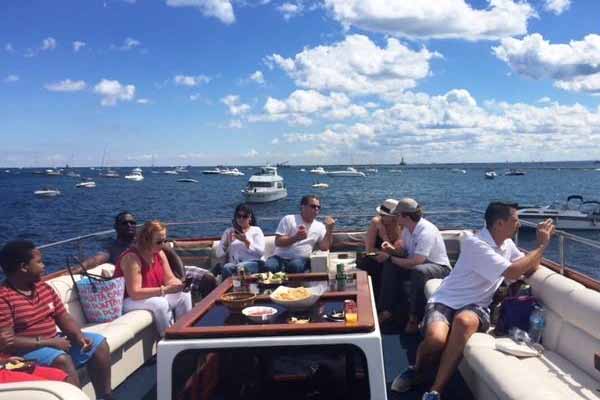 A group on a Chicago luxury yacht rental trip